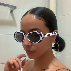 Meet your Posher, Maxine